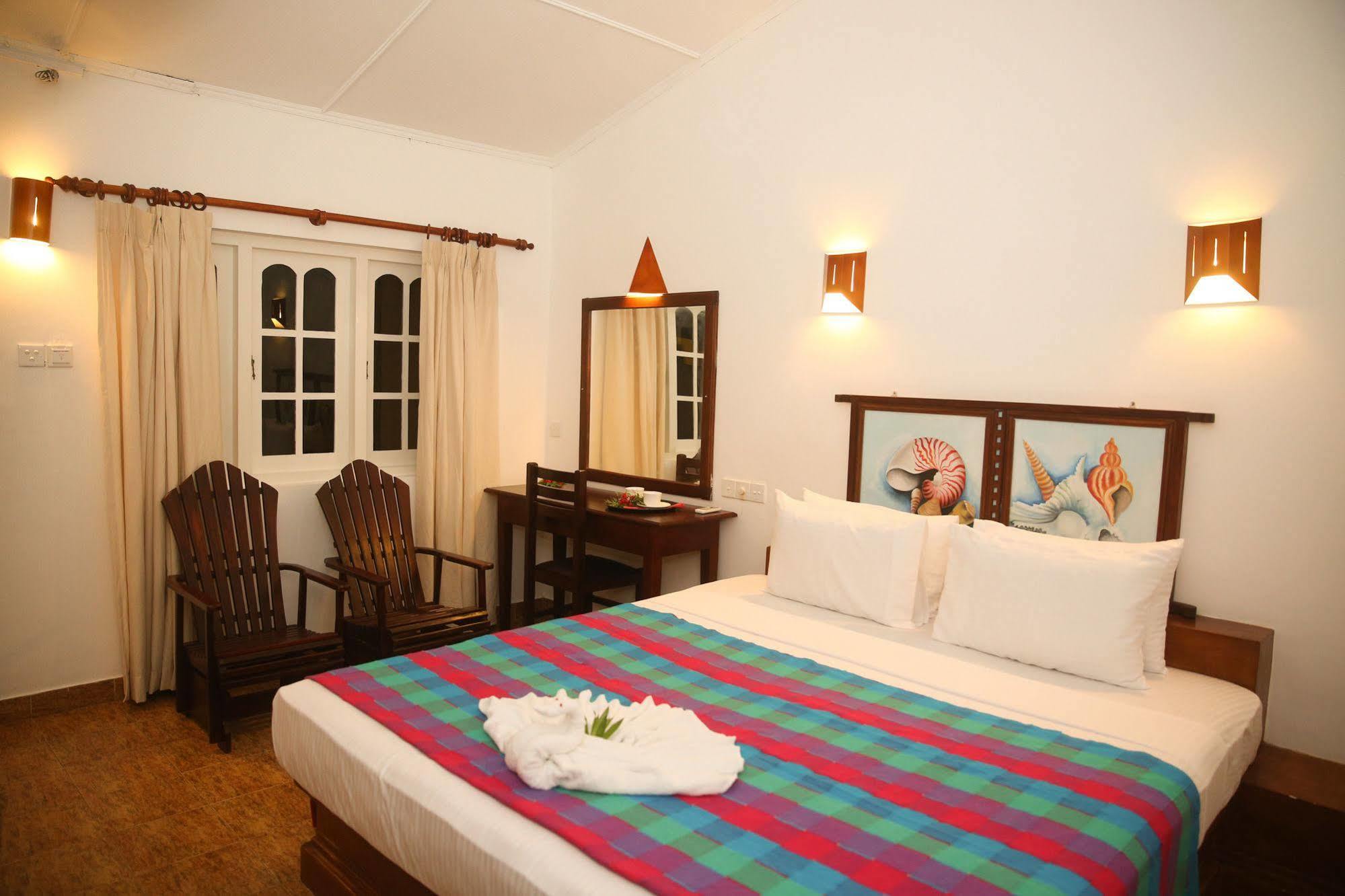 Hotel Thejan 4*